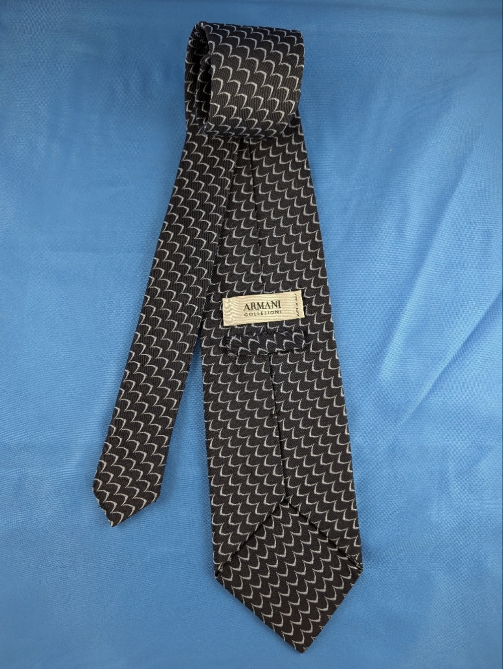Armani Collezioni Navy and Silver Geometric Silk Tie